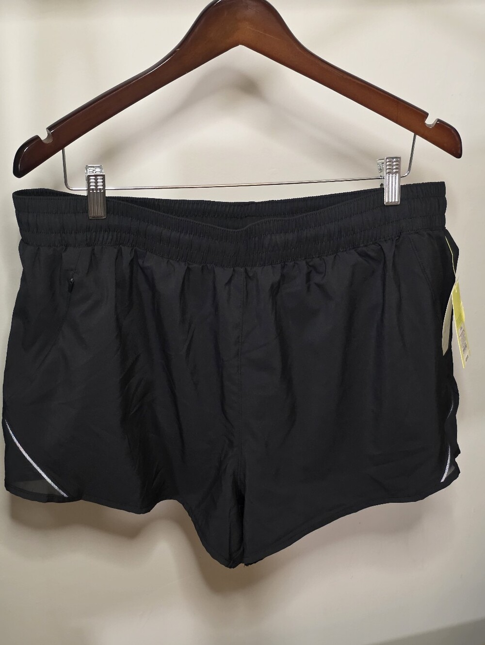 All In Motion Mid Rise Run Shorts - Picture 2 of 9